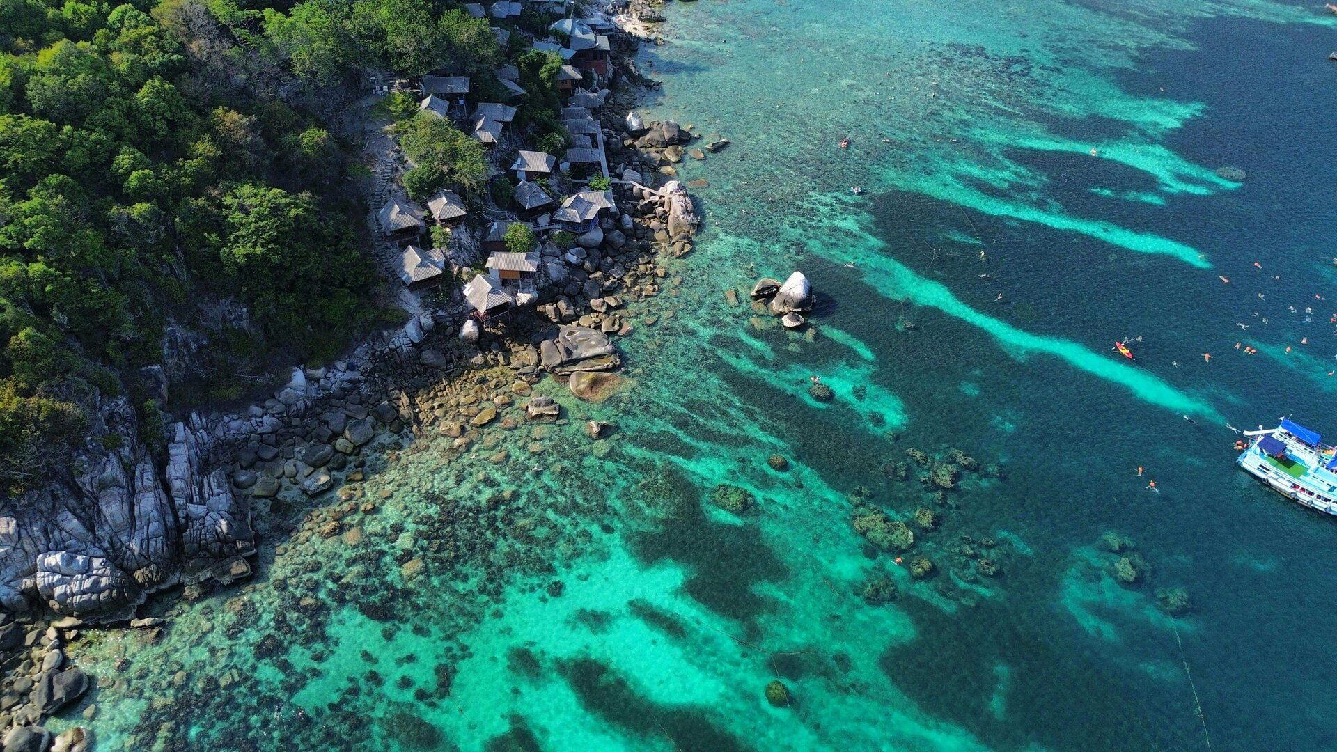 This is an example alternative text.